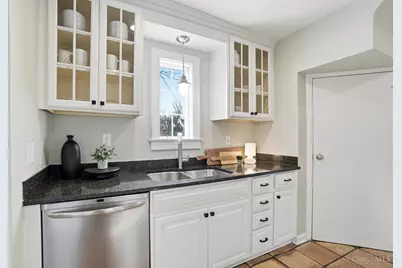 1 Hilltop Lane, Cincinnati, OH 45208 - Photo 16