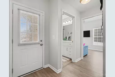 9305 Bridgecreek Drive, Springfield Township, OH 45231 - Photo 6