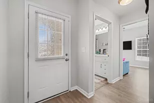 9305 Bridgecreek Dr, Springfield Township, OH 45231 - Photo 6