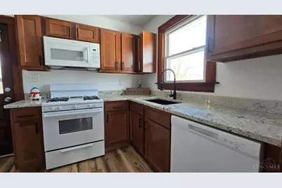 328 Corwin Avenue, Hamilton, OH 45015 - Photo 8