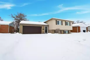 12091 Hitchcock Dr, Forest Park, OH 45240 - Photo 2