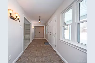 1081 Sedgefield Court, Hamilton Township, OH 45039 - Photo 8