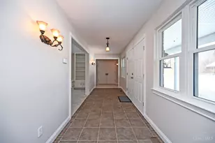 1081 Sedgefield Ct, Hamilton Township, OH 45039 - Photo 8