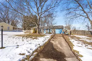 1502 Royal Oak Ct, Goshen, OH 45140 - Photo 2