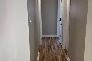 7909 Burgundy Ln, Cincinnati, OH 45224 - Photo 4