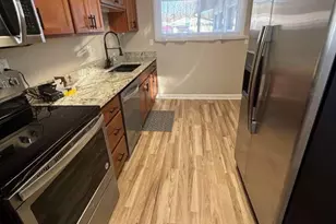 7909 Burgundy Ln, Cincinnati, OH 45224 - Photo 12