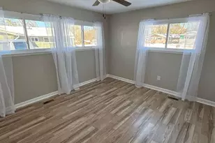 7909 Burgundy Ln, Cincinnati, OH 45224 - Photo 8