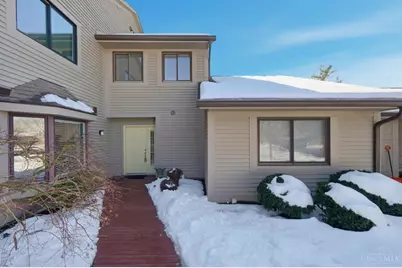 318 Miami Lakes Drive #9, Milford, OH 45150 - Photo 2