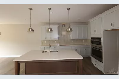 5775 Irwin Drive #141, Green Township, OH 45248 - Photo 6