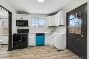 5436 Philloret Dr, Green Township, OH 45239 - Photo 6