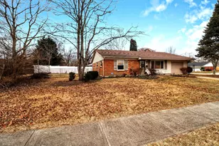 683 Danbury Rd, Cincinnati, OH 45240 - Photo 2