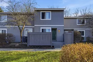 96 Twin Lakes Dr, Fairfield, OH 45014 - Photo 1