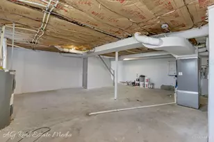 7936 Eagle Creek Rd, Cincinnati, OH 45247 - Photo 32