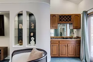 9883 Fawnrun Ct, Evendale, OH 45241 - Photo 10