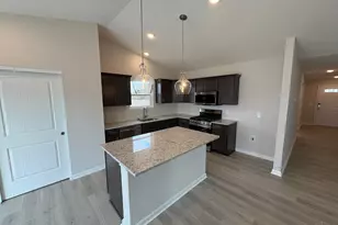 1181 Blue Spruce Ln, Wilmington, OH 45177 - Photo 4