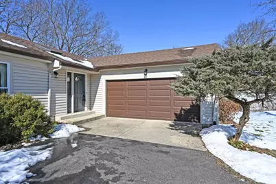 7597 Whitehall Circle W, West Chester, OH 45069 - Photo 2