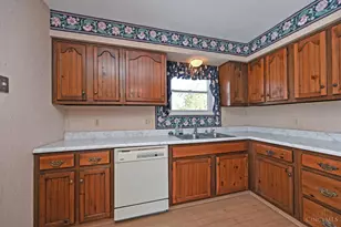 7597 Whitehall Circle W, West Chester, OH 45069 - Photo 12