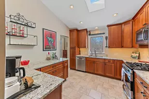 9621 Iris Dr, West Chester, OH 45241 - Photo 12