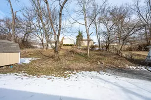 2528 Mariposa St, Colerain Township, OH 45231 - Photo 8