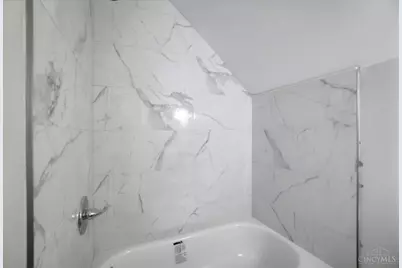 1876 Roosevelt Avenue, Cincinnati, OH 45240 - Photo 32