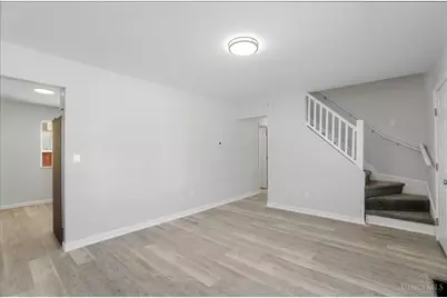 1876 Roosevelt Avenue, Cincinnati, OH 45240 - Photo 8