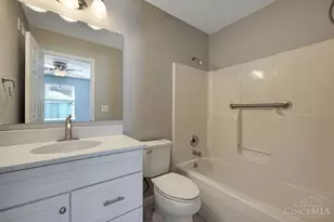 6352 Lakota Meadows Dr, Liberty Township, OH 45044 - Photo 8