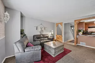 9570 Stateland Ct, Colerain Township, OH 45251 - Photo 4