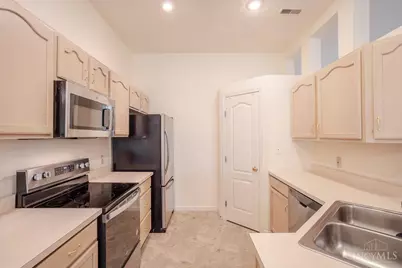 810 Southmeadow Circle #302, Cincinnati, OH 45231 - Photo 10