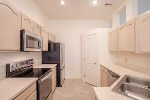 810 Southmeadow Circle, Cincinnati, OH 45231 - Photo 10