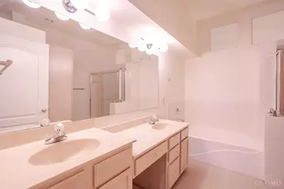 810 Southmeadow Circle #302, Cincinnati, OH 45231 - Photo 16