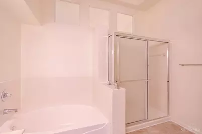 810 Southmeadow Circle #302, Cincinnati, OH 45231 - Photo 18