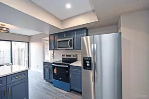 8335 Summerbridge Way, West Chester, OH 45069 - Photo 10