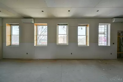 1913 Central Avenue, Cincinnati, OH 45214 - Photo 12