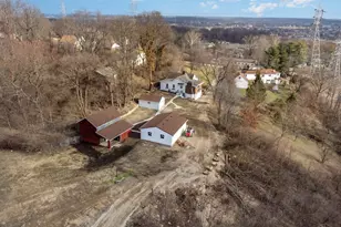 1117 W Seymour Ave, Springfield Township, OH 45216 - Photo 2