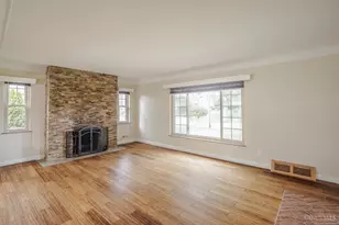6705 Elwynne Dr, Cincinnati, OH 45236 - Photo 6