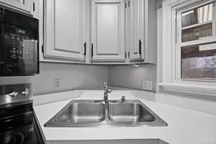 440 W Sharon, Cincinnati, OH 45246 - Photo 18