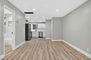 6781 Somerset Dr, Springfield Township, OH 45224 - Photo 12