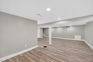 6781 Somerset Dr, Springfield Township, OH 45224 - Photo 34