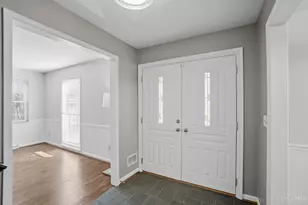 8677 Shagbark Dr, Sycamore Township, OH 45242 - Photo 2