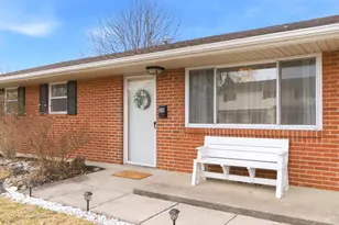 349 Oakridge Dr, Wilmington, OH 45177 - Photo 2