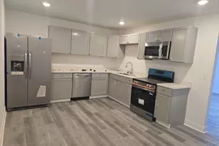 2818 Shartle St, Middletown, OH 45042 - Photo 2