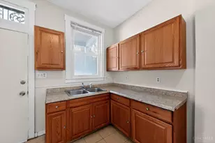 1641 Frederick Ave, Cincinnati, OH 45223 - Photo 12