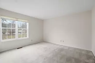 1090 W Galbraith Rd, Springfield Township, OH 45231 - Photo 24