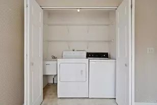 1090 W Galbraith Rd, Springfield Township, OH 45231 - Photo 18