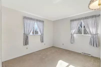 818 Rosetree Lane, Cincinnati, OH 45230 - Photo 24