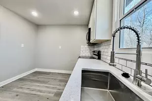 1140 Cedar Ave, Cincinnati, OH 45224 - Photo 4