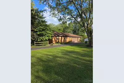 5019 Betsy Drive, Franklin Township, OH 45005 - Photo 2