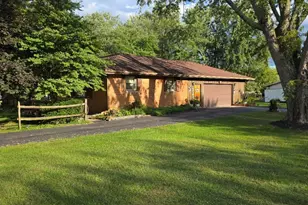 5019 Betsy Dr, Franklin Township, OH 45005 - Photo 2