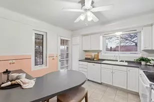 3281 Pickbury Dr, Cincinnati, OH 45211 - Photo 8