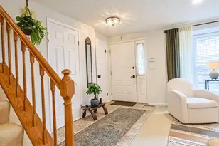 771 Woodlyn Dr S, Cincinnati, OH 45230 - Photo 2